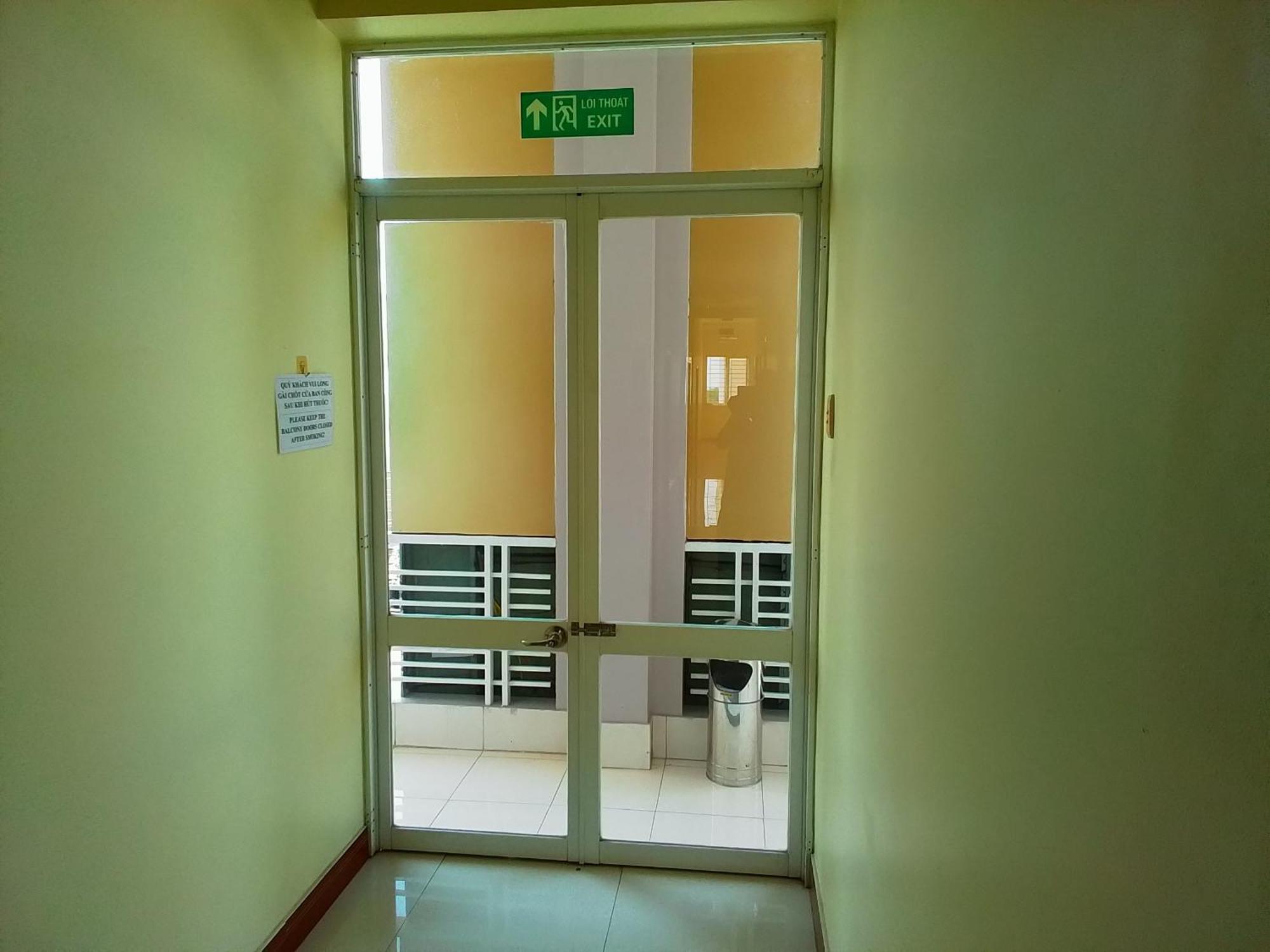 Hostel Dang Loi ホステルダンロイ Chau Doc Esterno foto