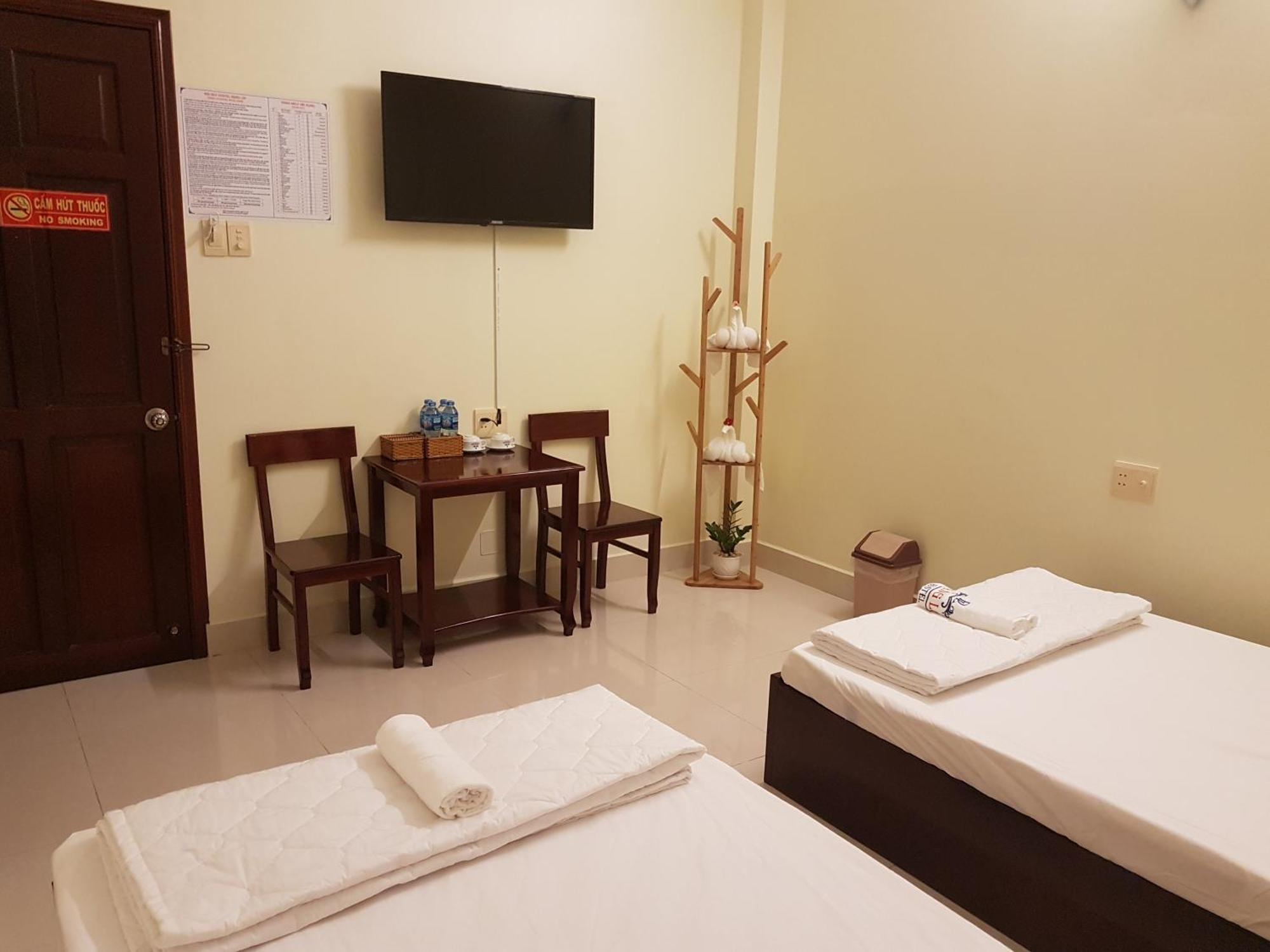 Hostel Dang Loi ホステルダンロイ Chau Doc Esterno foto