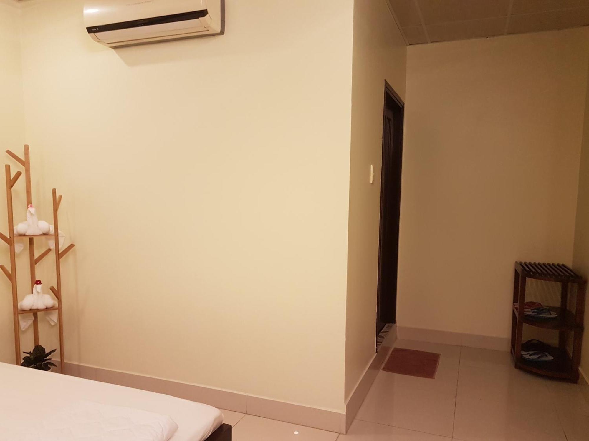 Hostel Dang Loi ホステルダンロイ Chau Doc Esterno foto