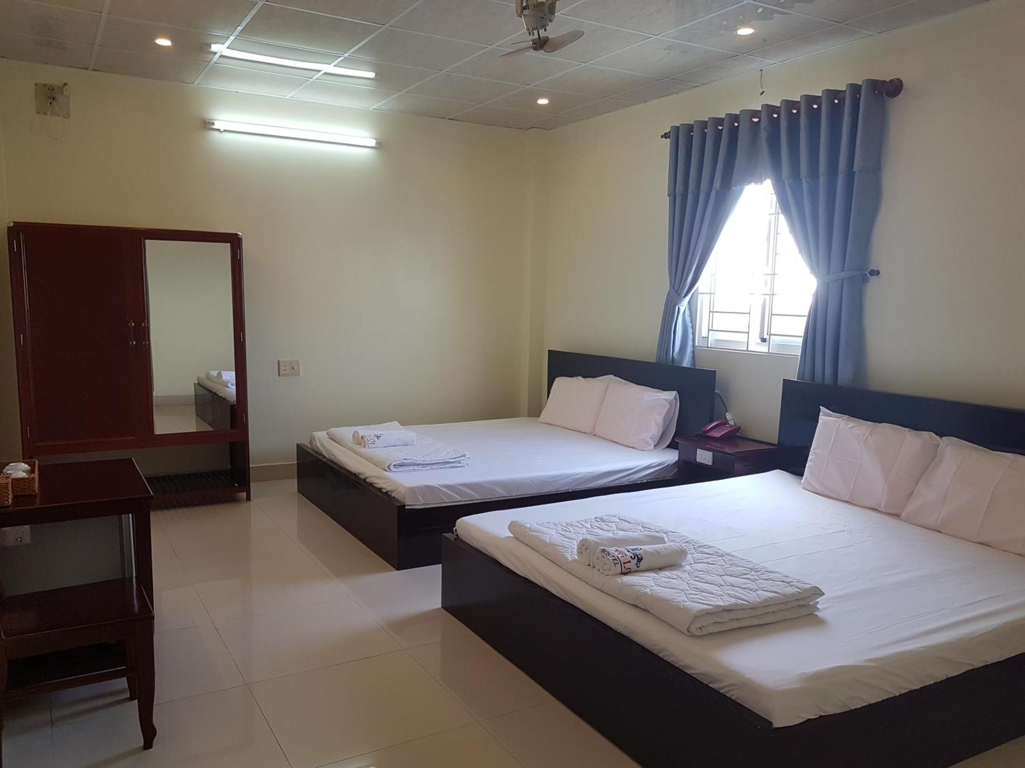 Hostel Dang Loi ホステルダンロイ Chau Doc Esterno foto