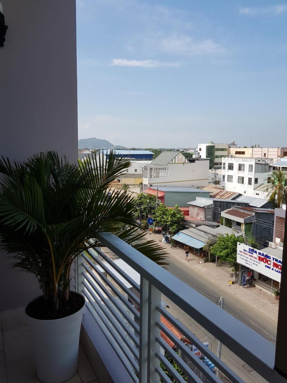 Hostel Dang Loi ホステルダンロイ Chau Doc Esterno foto